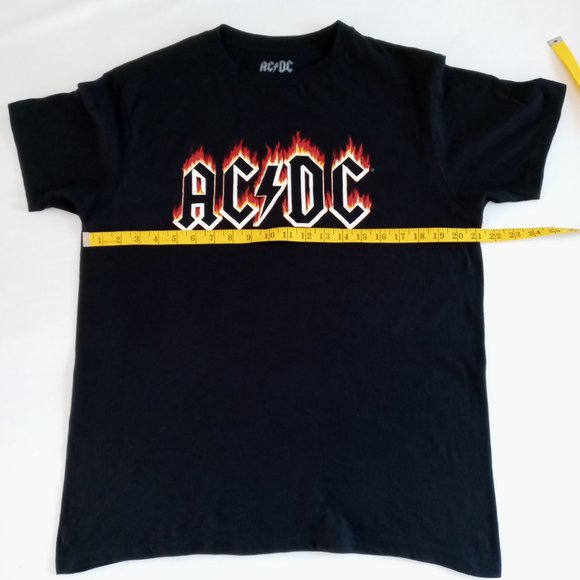 AC/DC Flames T-Shirt - Picture 5 of 6